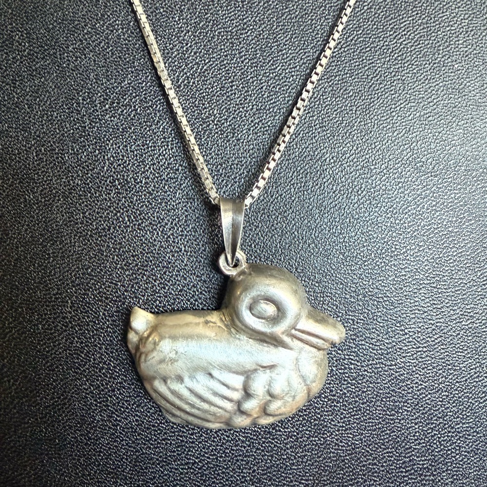 Vintage Sterling  Silver Puffy Duck Pendant Necklace - Picture 2 of 14